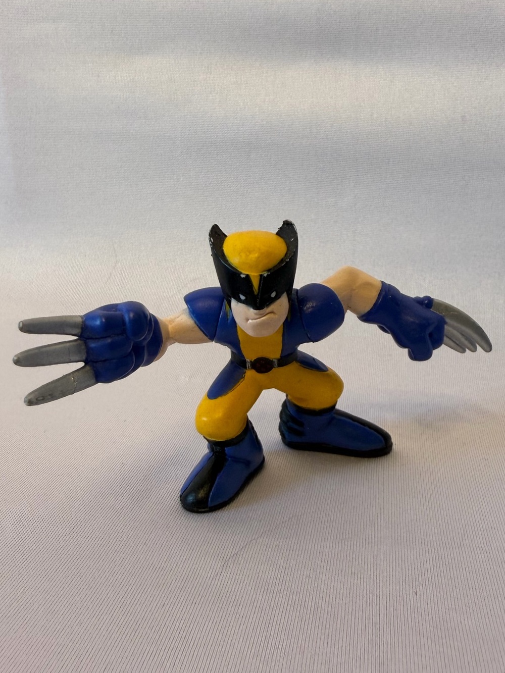 2006 Marvel Super Hero Squad Blue & Yellow Wolverine Hasbro - 2 inch